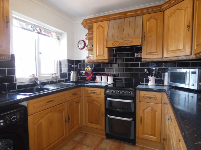 Kitchen- click for photo gallery